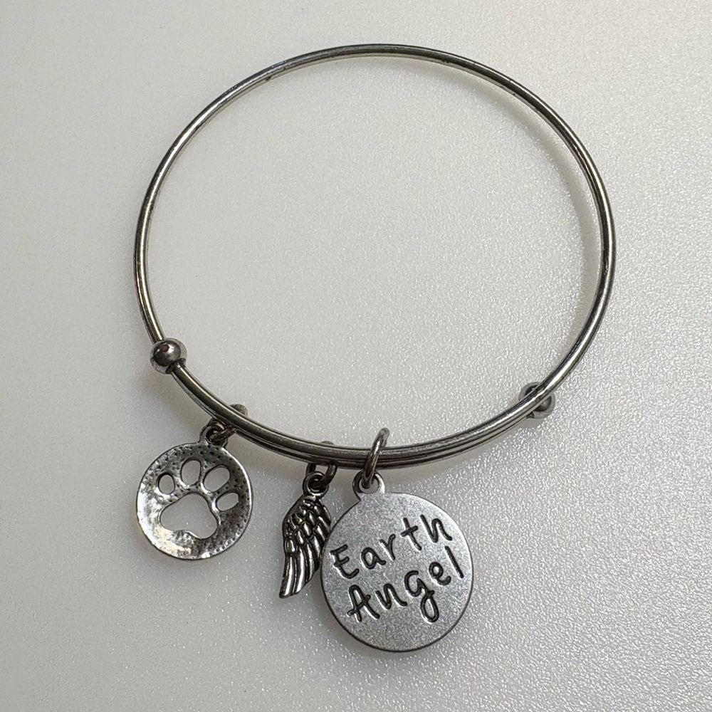 EARTH ANGEL Paw Print Bracelet Dog / Cat / Pet Charm Slide Bangle